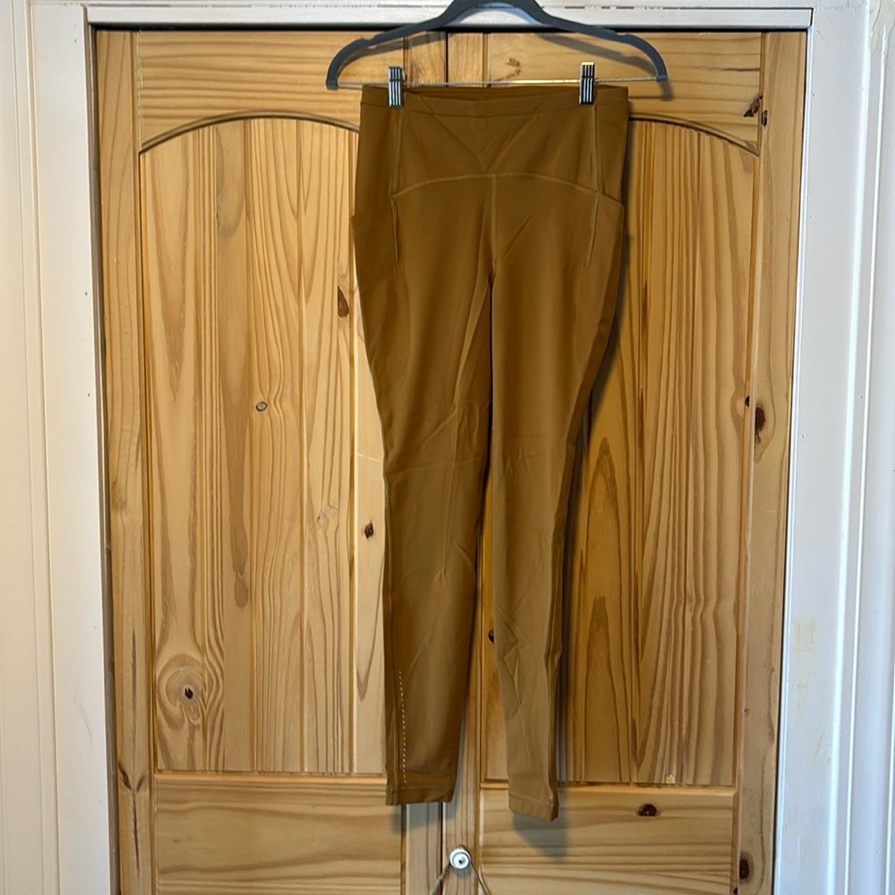 EUC (like new) Lululemon Swift Speed Tight 28” size 6